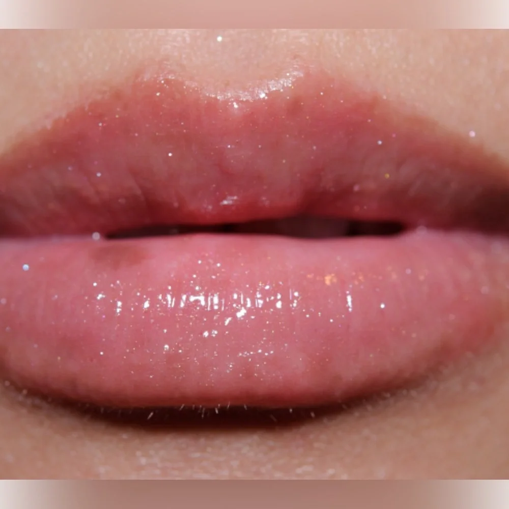 MAC CHERRY FEST Sheen Supreme Lipglass. LIMITED EDITION. NEW IN BOX.